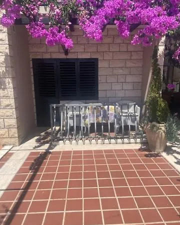 Апарт-отель Bougenvilia Tomas 3*