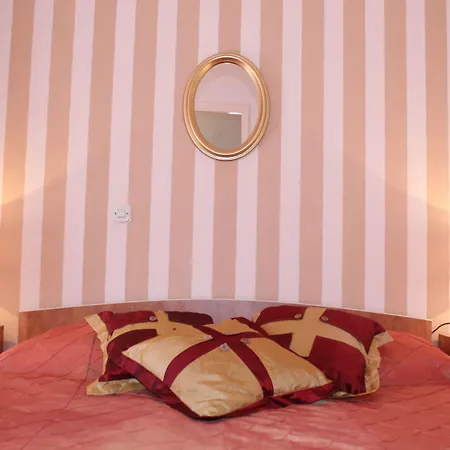 Bougenvilia Tomas Тучепи