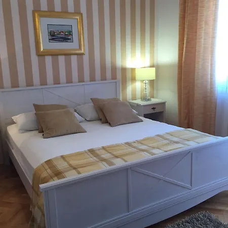 Апарт-отель Bougenvilia Tomas Тучепи