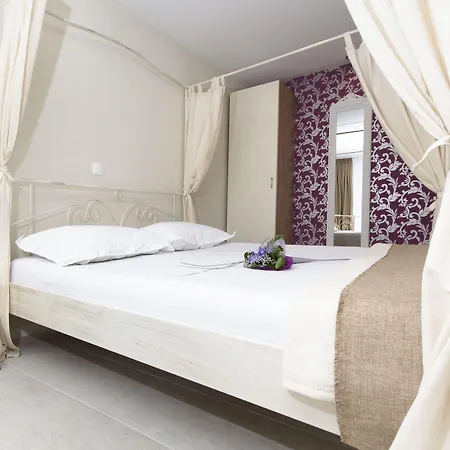 Апарт-отель Bougenvilia Tomas Тучепи