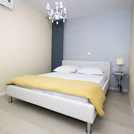 Bougenvilia Tomas شقة فندقية 3*