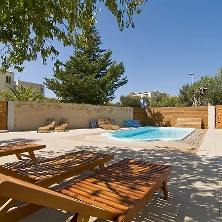 Bougenvilia Tomas Тучепи