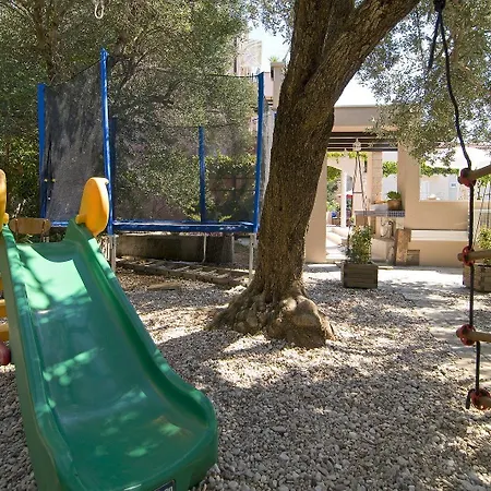 Bougenvilia Tomas Тучепи