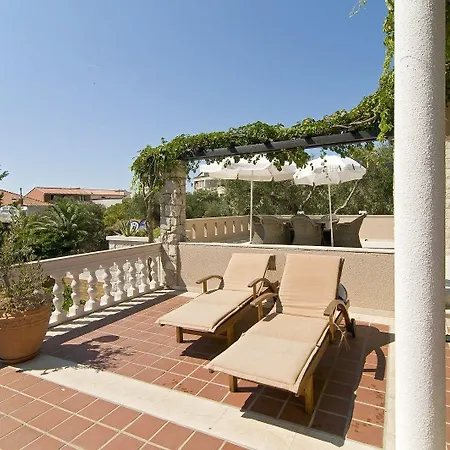 Bougenvilia Tomas شقة فندقية 3*