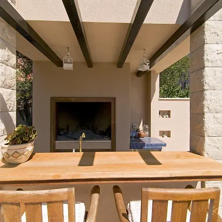 Bougenvilia Tomas Тучепи