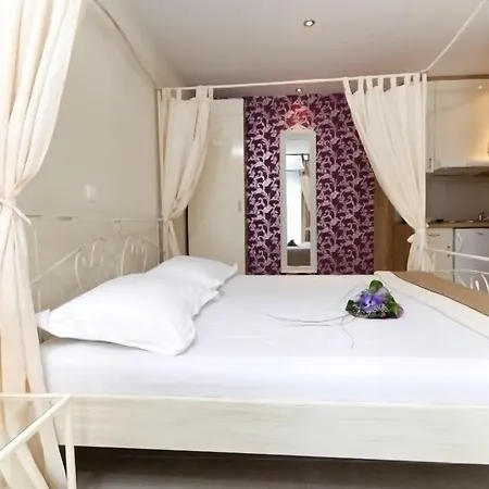 Bougenvilia Tomas Апарт-отель