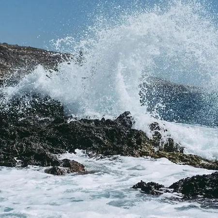 Апарт-отель Bougenvilia Tomas Тучепи