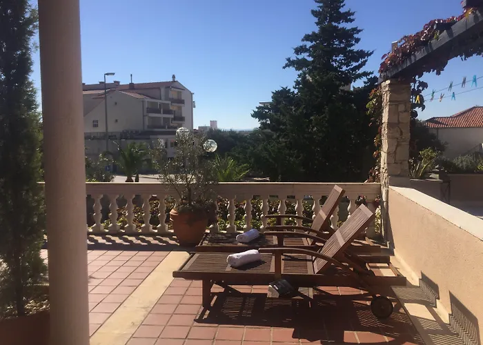 Bougenvilia Tomas Aparthotel