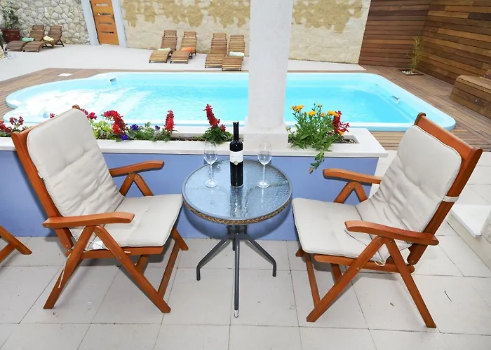 Aparthotel Bougenvilia Tomas 3*