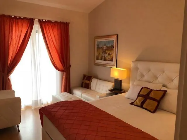 Aparthotel Bougenvilia Tomas