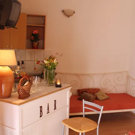 Aparthotel Bougenvilia Tomas 3*