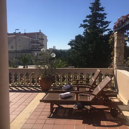 Bougenvilia Tomas Aparthotel