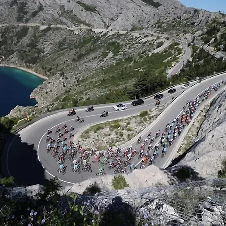 Ξενοδοχείο με διαμερίσματα Bougenvilia Tomas 3*